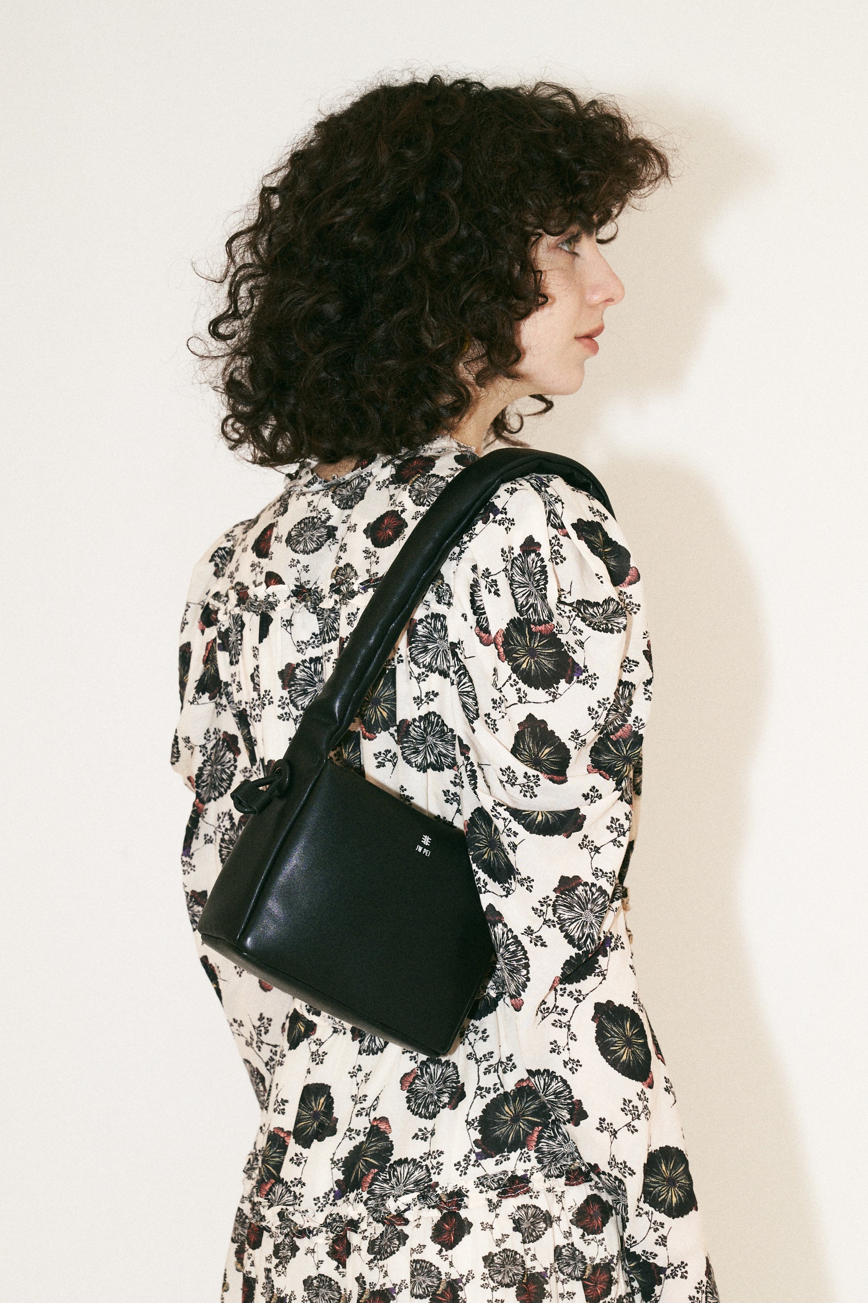 Bolsa de asa superior con cordón plisado Rylee - Negra